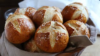 PRETZEL ROLLS  Pan de Pretzel  CUKit [upl. by Eseerehs701]